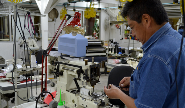 M�quinas de bordado, costura, confecci�n y serigrafia